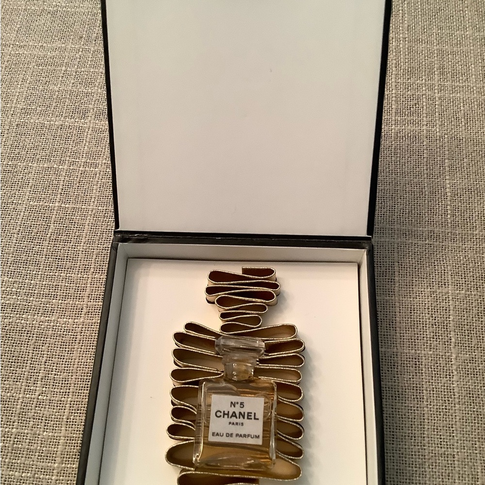 FIRM PRICE Chanel Miniature